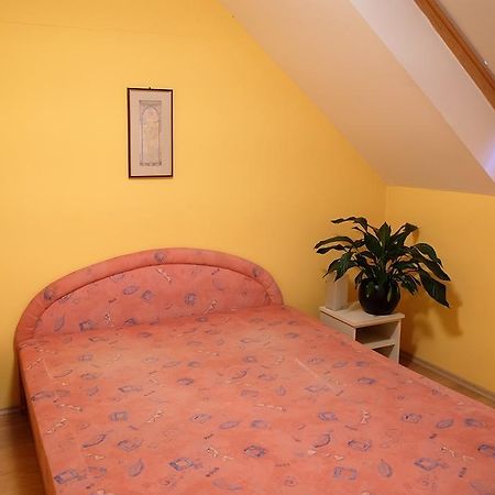 Vár-Torony Apartman Gyula Zewnętrze zdjęcie