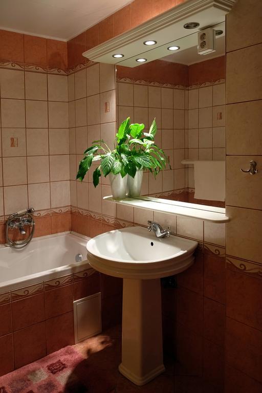 Vár-Torony Apartman Gyula Zewnętrze zdjęcie