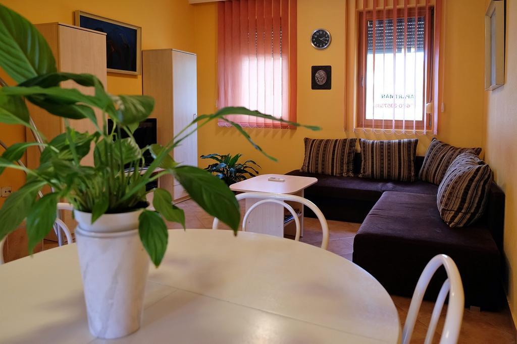 Vár-Torony Apartman Gyula Zewnętrze zdjęcie