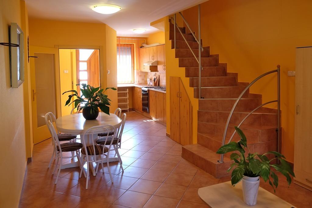 Vár-Torony Apartman Gyula Zewnętrze zdjęcie